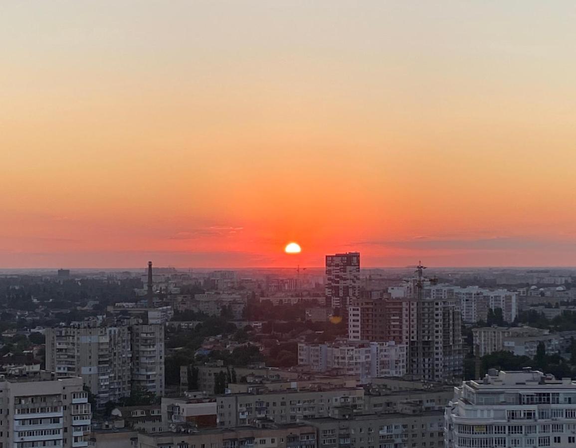 Razor Apartment With Terrace, Kamanina Одеса Екстер'єр фото